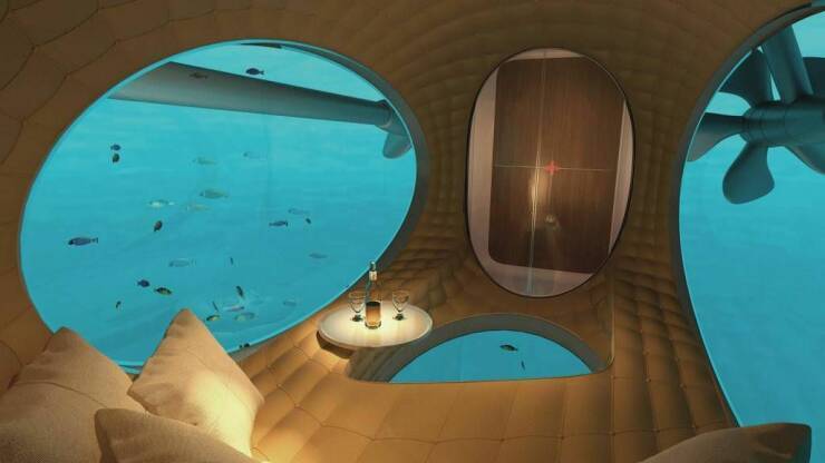 Unterwasser-Lounge-im-Schiff