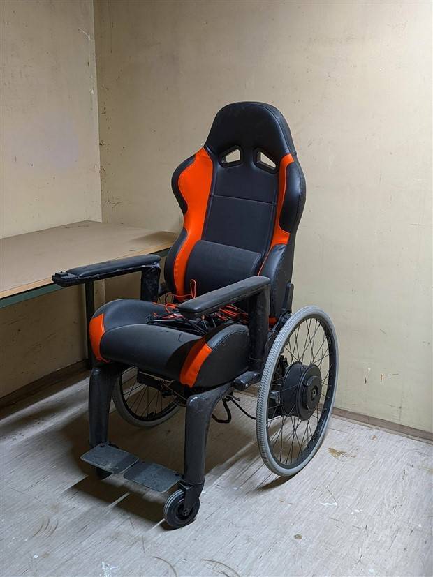 Gaming-Rollstuhl