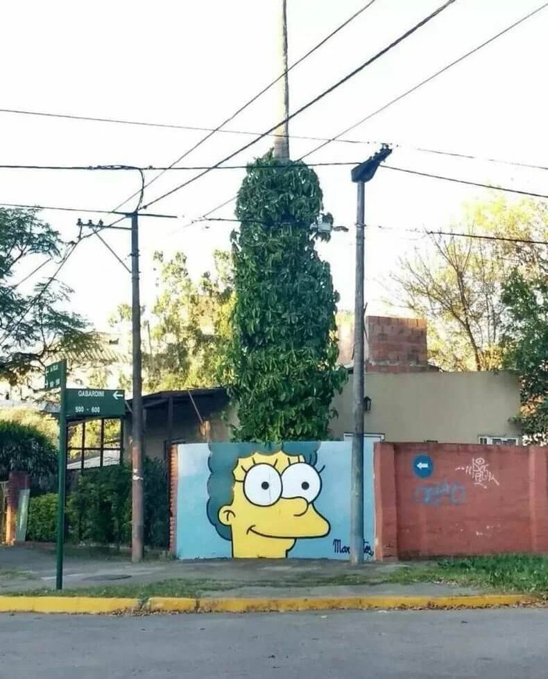 Marge-Simpson-Street-Art