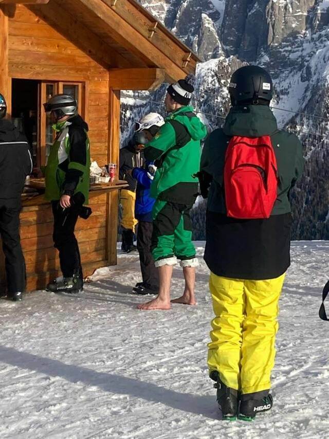 Ski-fahren-ohne-Schuhe
