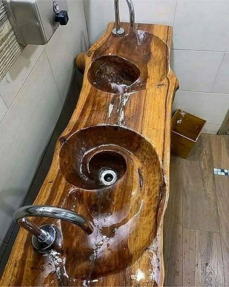 Waschbecken-aus-Holz